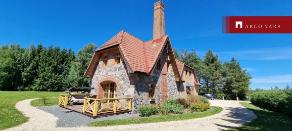 Müüa maja Korstnajala, Puiatu küla, Viljandi vald, Viljandi maakond
