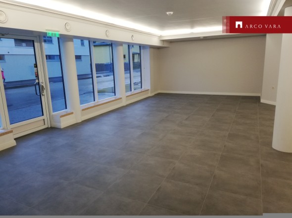Müüa kaubanduspind Raatuse  83, Kesklinn (Tartu), Tartu linn, Tartu maakond