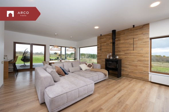 Müüa maja Mäepealse, Liimala küla, Lüganuse vald, Ida-Viru maakond