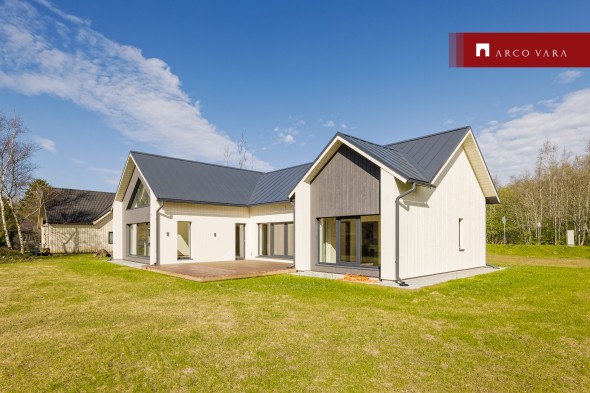 Müüa maja Aruküla tee 95, Jüri alevik, Rae vald, Harju maakond