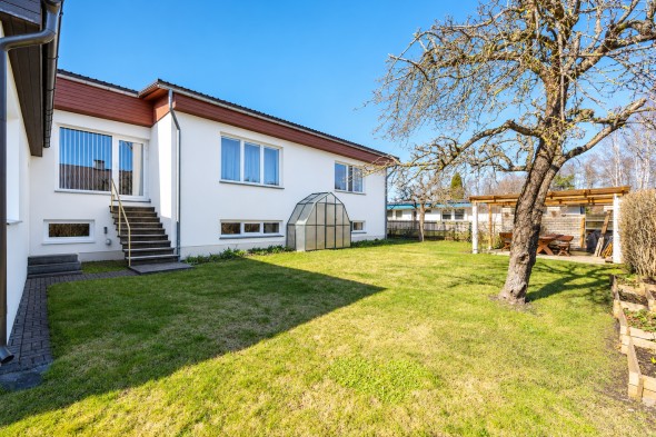 Müüa maja Pääsukese  1, Haapsalu linn, Lääne maakond