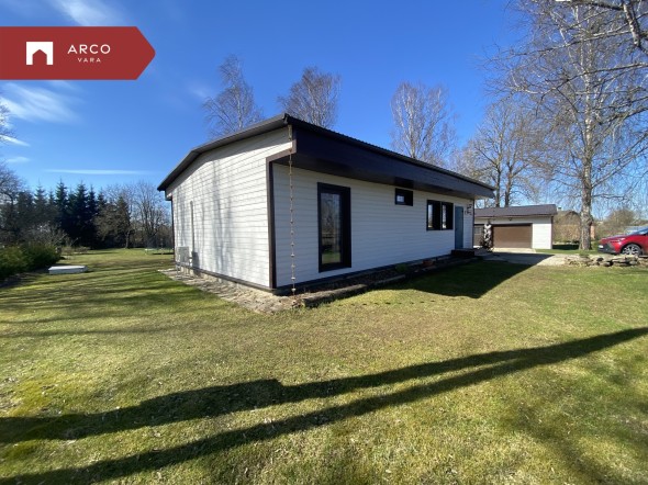 Müüa maja Mikutooma, Sõrandu küla, Järva vald, Järva maakond