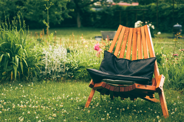 Kevad on käes – kuidas valida omale targalt aiamööblit? 