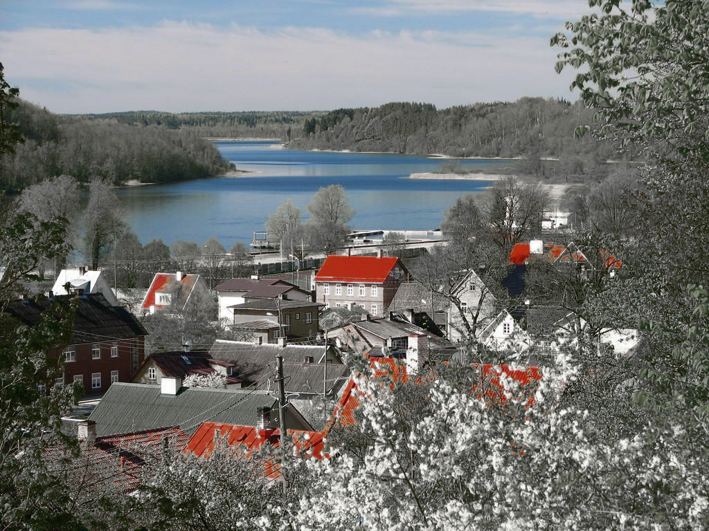 Viljandi linna ja Viljandi maakonna kinnisvaraturu ülevaade (2017. a. II kvartali seisuga)